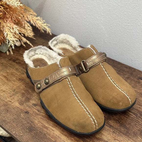 Cole Haan Meribel Shearling Slip On Sherpa Suede Clog size 6 B Brown Bronze - Picture 1 of 8
